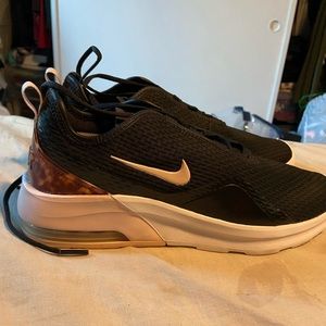 Nike Air sneakers with leopard design - size 9